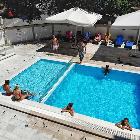 Chill And Go Aparthotel Будва Экстерьер фото