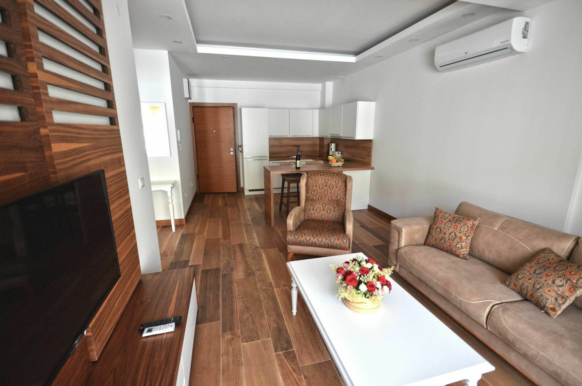 Chill And Go Aparthotel Будва Экстерьер фото